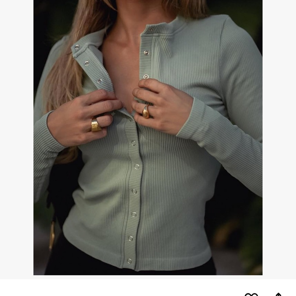 Sage Green knit top- stretchy